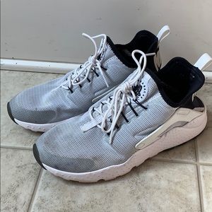 Women’s Nike Air Huaraches